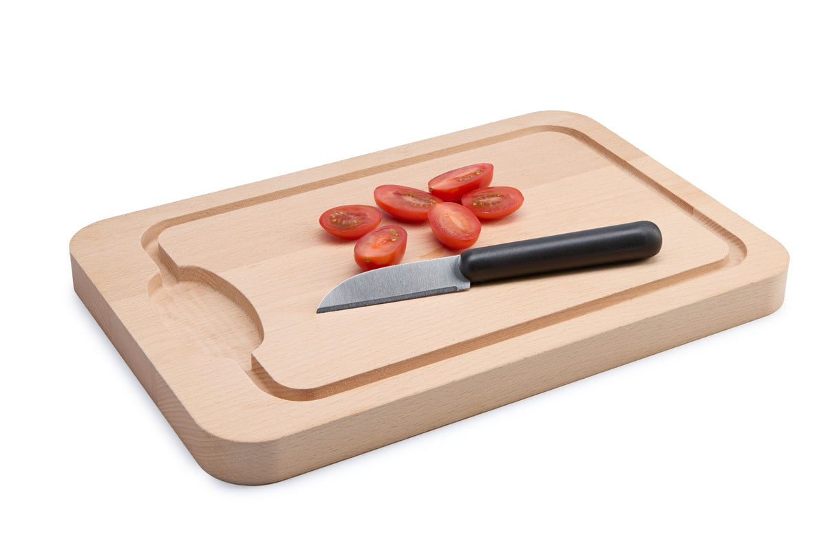 Rectangular beech wood cutting board with juice groove and drain slot for clean, easy chopping of meat, fruit and vegetables. Solid oiled beech, gentle on knives and built to last. Size: 300 x 200 x 20 mm.